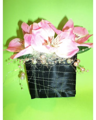 Alstroemeria Pocket Square
